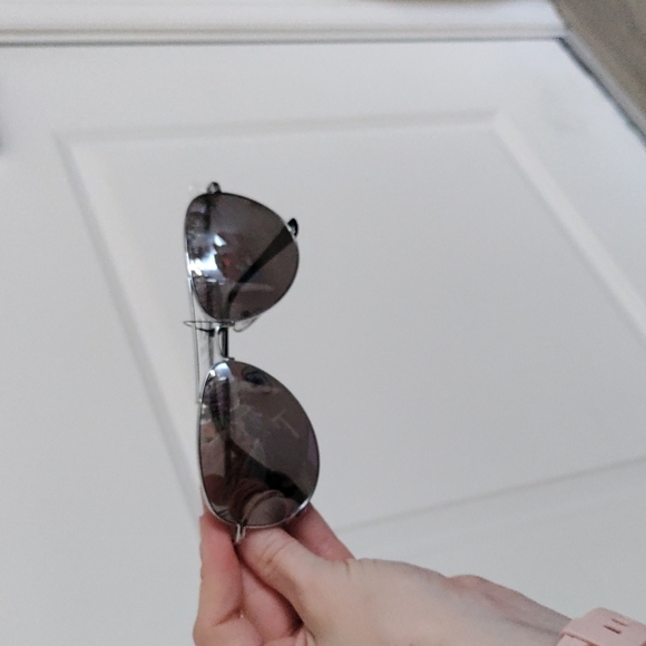 Accessories - Sunglasses